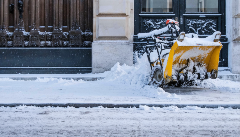 découvrez qui est responsable du déneigement, les moments clés pour intervenir et les méthodes les plus efficaces à utiliser. informez-vous sur les enjeux et bonnes pratiques pour un hiver serein et sécuritaire.