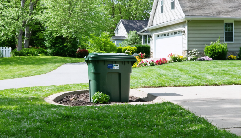 découvrez les règles essentielles concernant la distance minimale entre un conteneur poubelle semi-enterré et votre propriété. informez-vous sur les normes à respecter pour garantir la sécurité et le bon entretien de votre environnement.